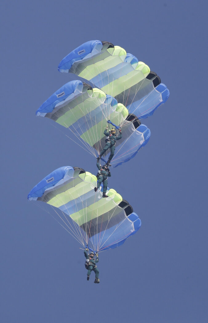 Taiwan paratroopers