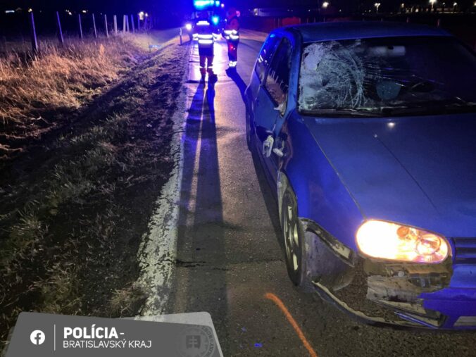 Tragická dopravná nehoda, neosvetleného muža zrazilo auto