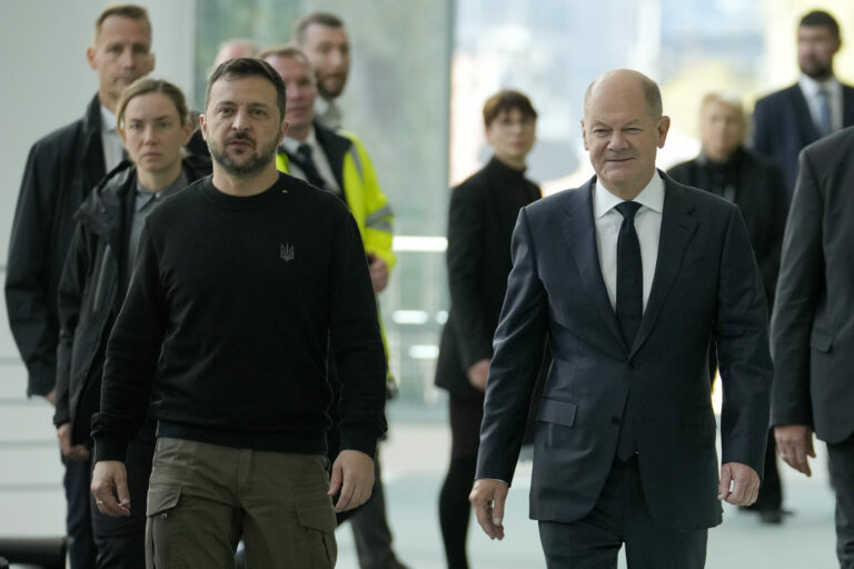 Ukrajinský prezident Volodymyr Zelenskyj a nemecký kancelár Olaf Scholz.