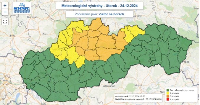 Varovania prvého aj druhého stupňa pred silným vetrom na horách vydané na utorok 24. decembra 2024.