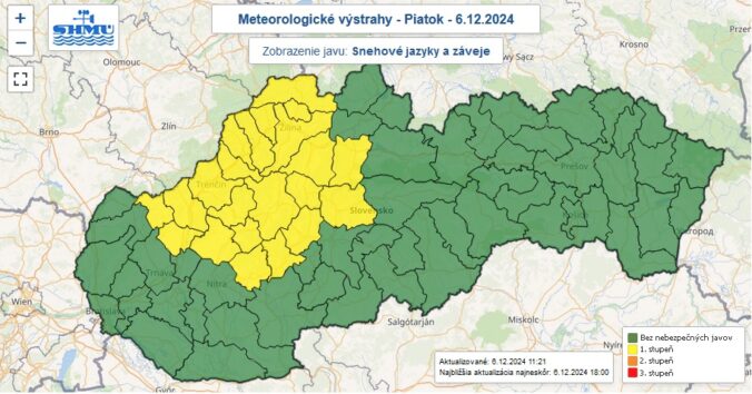 Výstraha prvého stupňa pred snehovými jazykmi a závejmi je v piatok 6. decembra vydaná pre 22 okresov Slovenska.