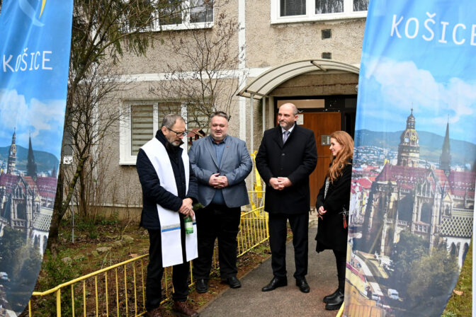 KOŠICE: Odovzdanie sociálneho nájomného bytu