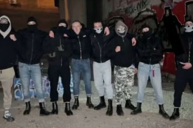 Maskovaní ľudia, Bratislavská polícia, gang, neonacistická skupina