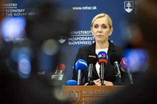 Ministerka hospodárstva Denisa Saková (Hlas SD).