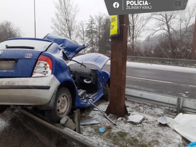 Na ceste v smere od Žiliny na Kysucké Nové Mesto sa stala tragická dopravná nehoda - FOTO