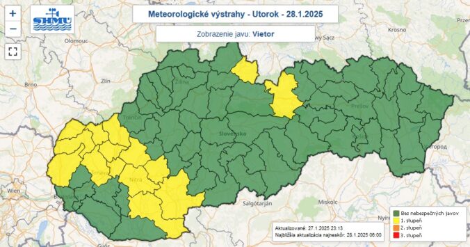 Výstraha prvého stupňa pred silným vetrom je v utorok vydaná pre 16 okresov Slovenska.