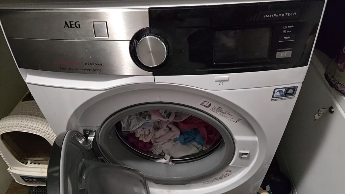 dvierka práčky otvorené po praní