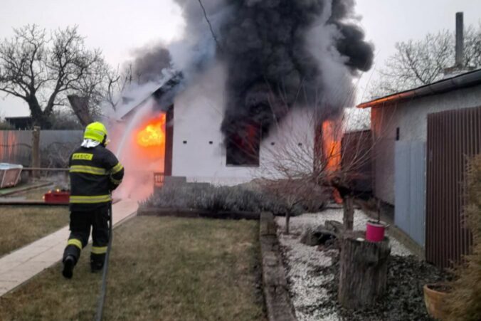 Požiar letnej kuchyne v Trebišove