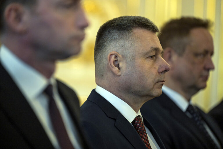 PREZIDENT: Poverenie vedúcich diplomatických misií