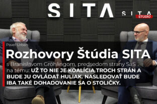 Predseda strany Sloboda a Solidarita (SaS) Branislav Gröhling (vpravo) počas rozhovoru pre agentúru SITA.