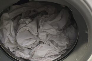 prádlo v práčke