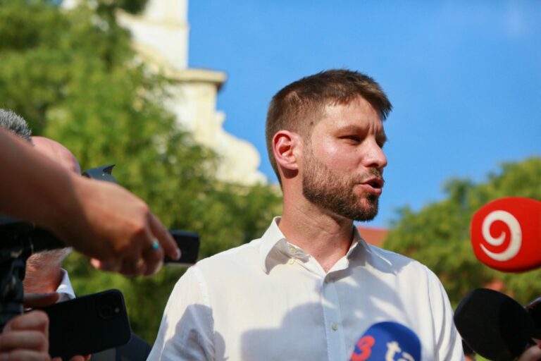 Protest:  Stačilo!