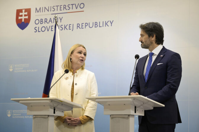 MO SR: Návšteva ministerky obrany ČR