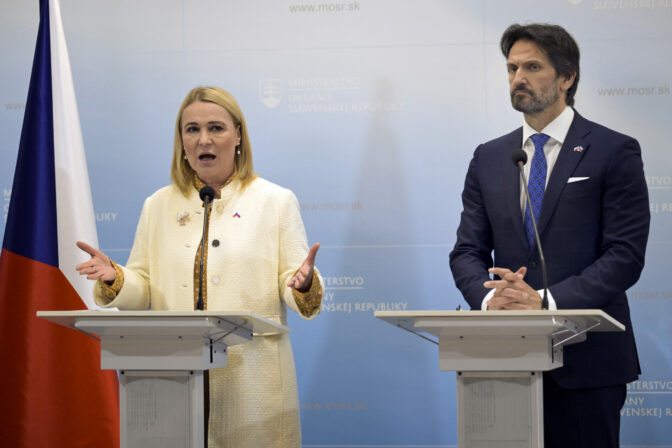 MO SR: Návšteva ministerky obrany ČR