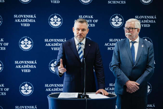 PREZIDENT: Navštívil Slovenskú akadémiu vied