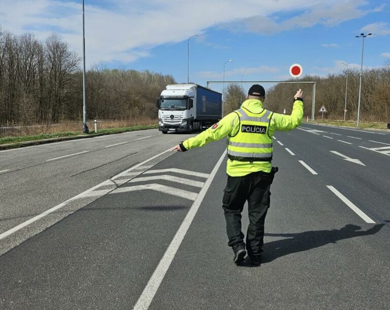 POLÍCIA: Kontroly na hraničných priechodoch a okolí