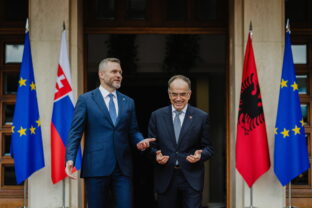PREZIDENT: Navštívil Albánsko