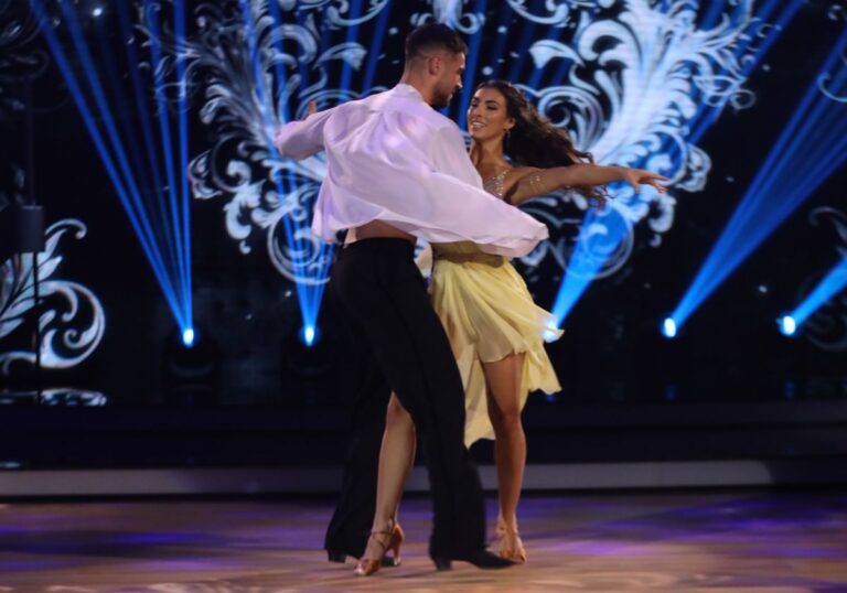 Adam Šedro a Jasmin Affašová počas prvého priameho prenosu Let's Dance 2025.