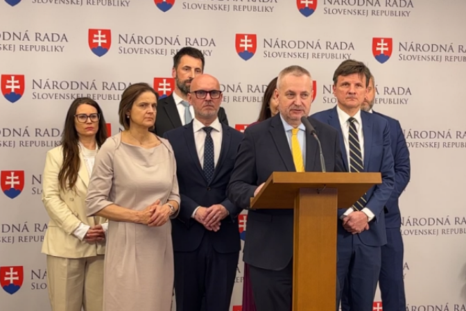 SaS, slintačka, trestné oznámenie