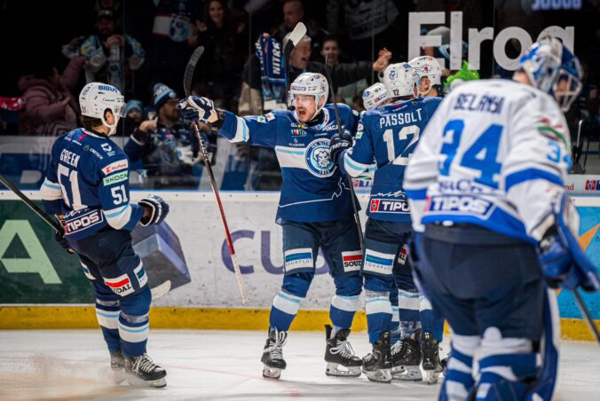 HOKEJ: švrťfinále play off: HK Nitra - HK Poprad