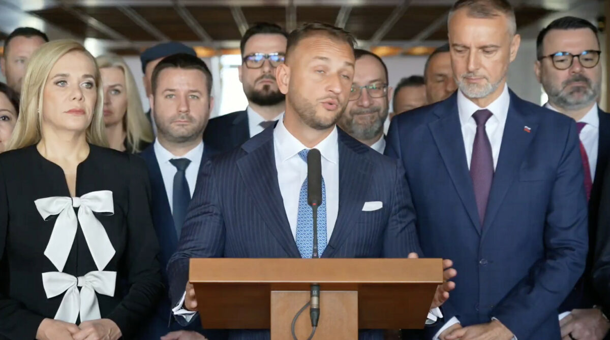 šeutaj eštok, hlas, TB