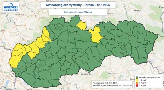 Výstraha prvého stupňa pred silným vetrom je v stredu 12. marca 2025 vydaná pre žltou farbou označené okresy Slovenska.