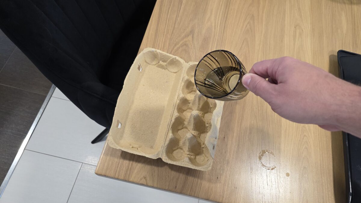 Lejem vodu na obal z vajíčok