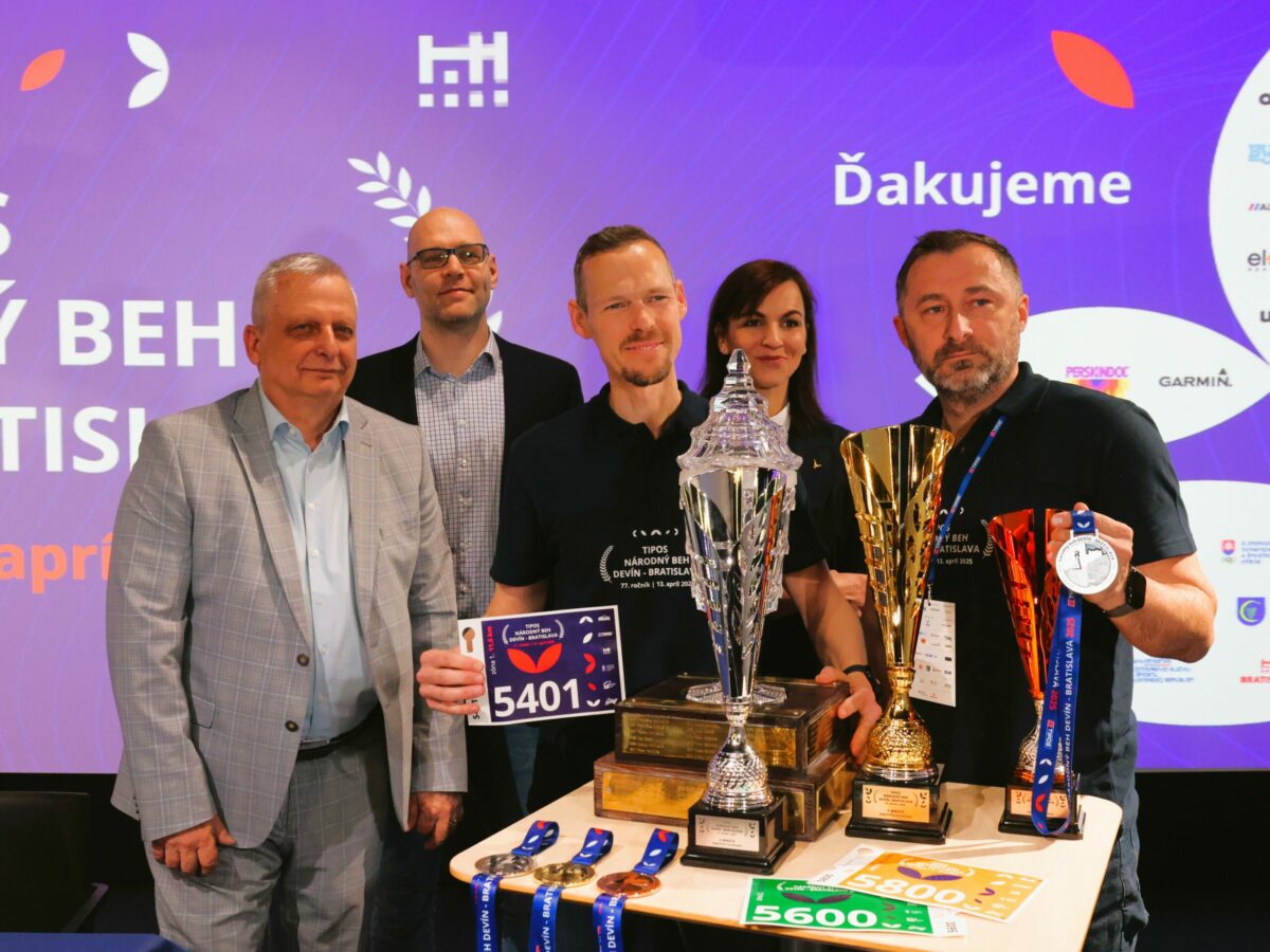 3 akteri tk nddb 2025 s trofejami.jpg