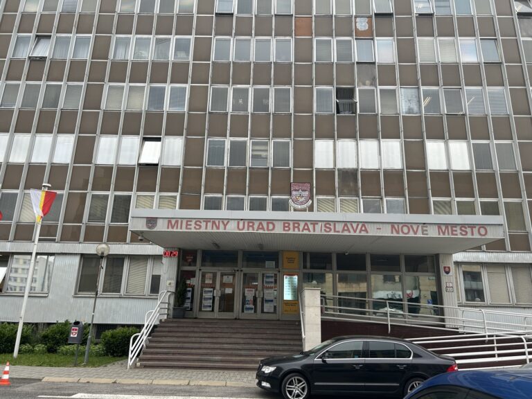 Budova miestneho úradu BA-Nové Mesto na Junáckej ulici