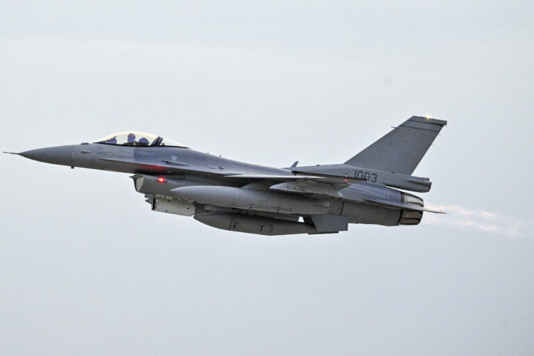 MO SR: Prílet slovenských stíhačiek F 16