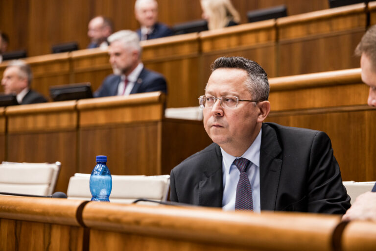 NR SR: Rokovanie 33. schôdze