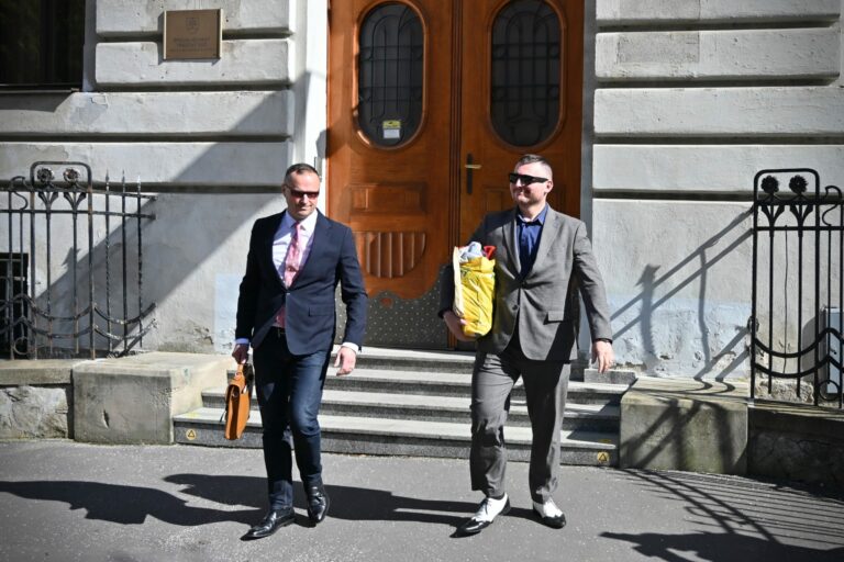 SÚDY: Neverejné zasadnutie s Danielom B.