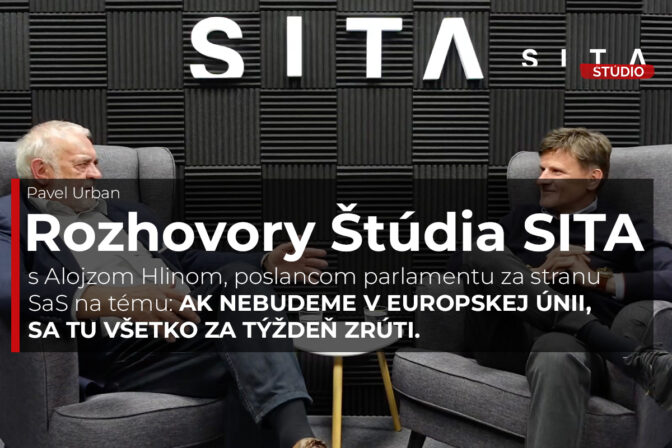 Poslanec Alojz Hlina (SaS) počas rozhovoru pre agentúru SITA.