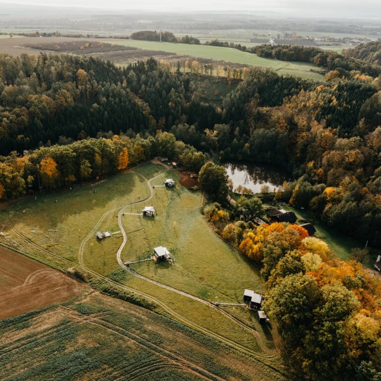 Kempovanie s noblesou: Český glamping ukazuje, ako spojiť prírodu s komfortom hotelov