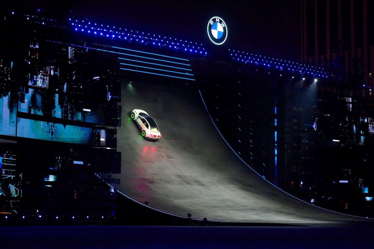 Bmw_vision_driving09.jpg