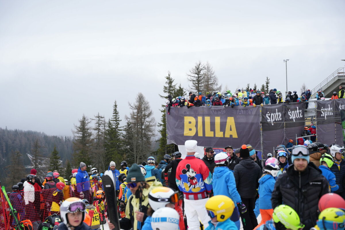 Foto 2_pretekari cakajuci na start na 10. rocniku billa zampa cup u.jpg