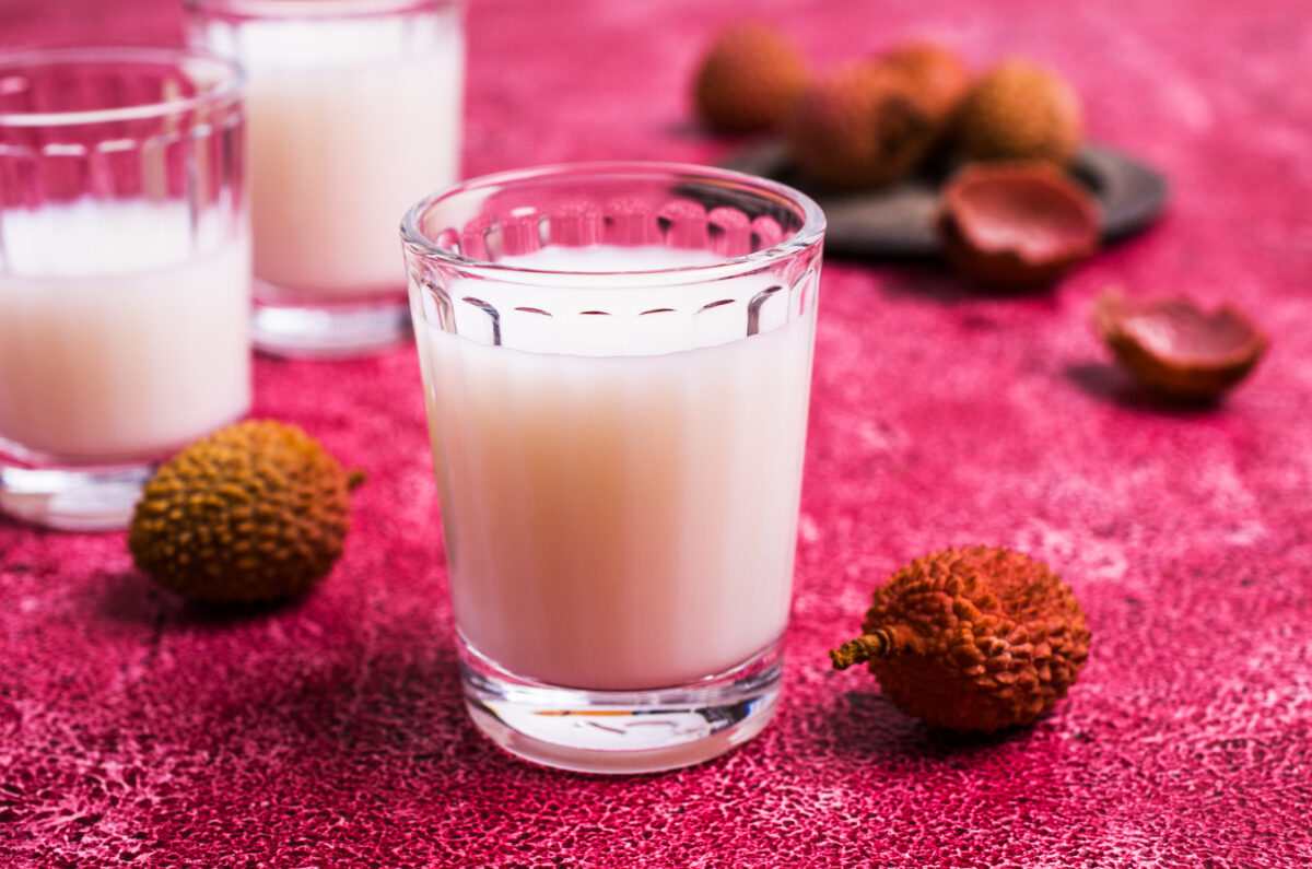 White alcoholic drink