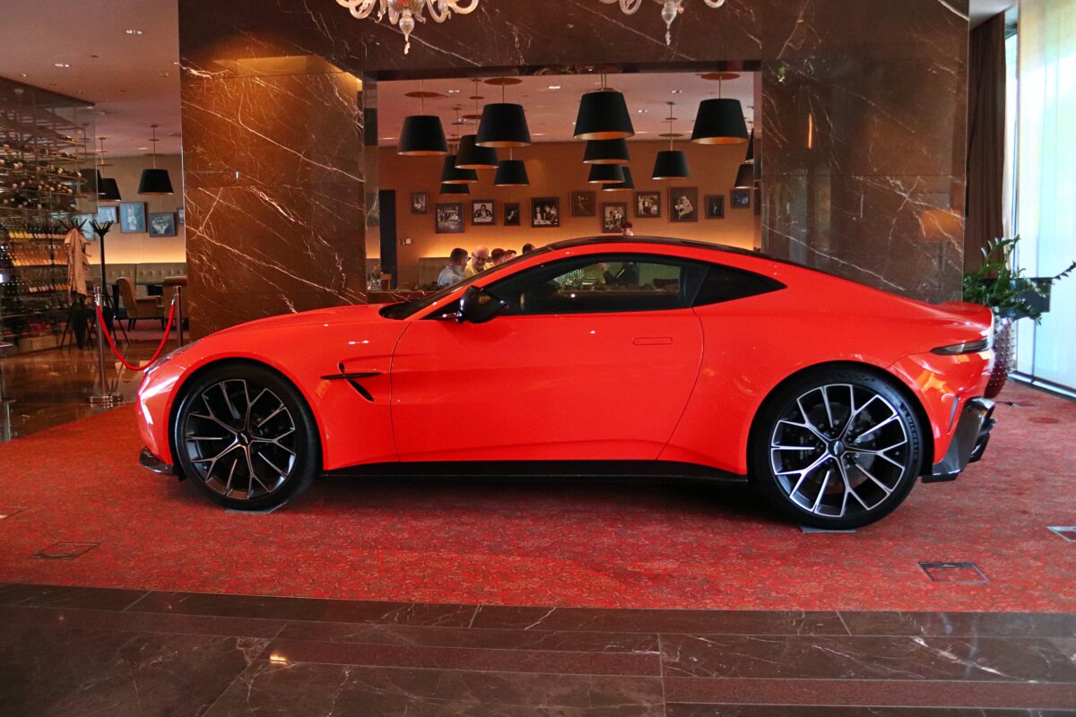 Aston Martin Vantage