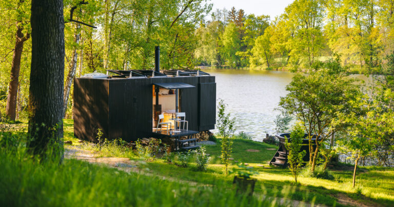 Kempovanie s noblesou: Český glamping ukazuje, ako spojiť prírodu s komfortom hotelov