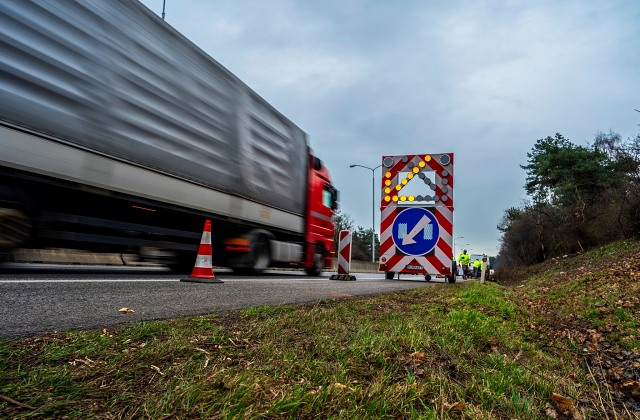 Protihluková stena, Lamač