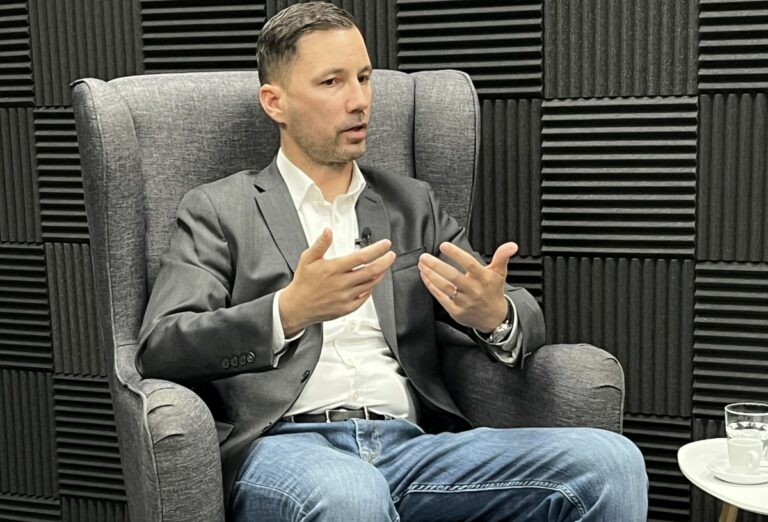 Lukáš Parízek počas rozhovoru pre agentúru SITA.