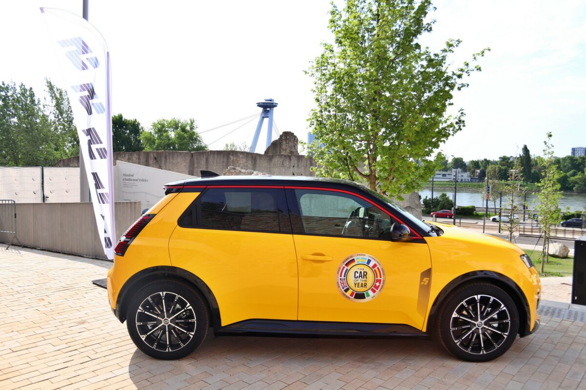 Renault_r5_bratislava_16.jpg