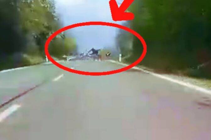 Zrážka motocyklistu so zverou.