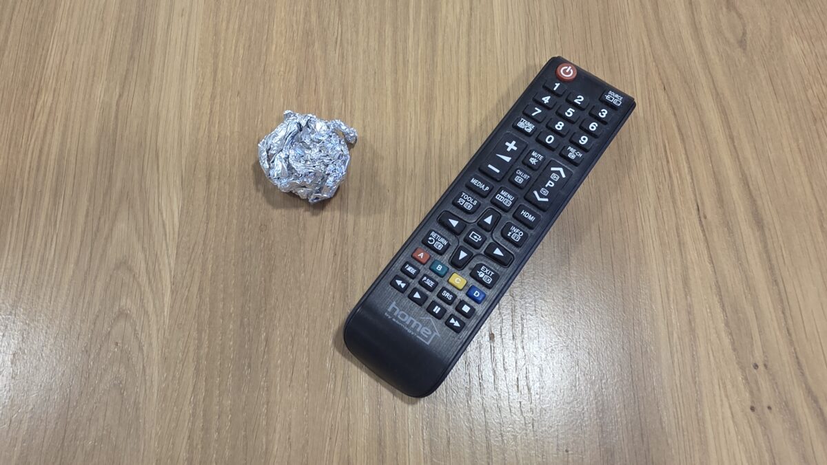 Alobal a diaľkový ovládač