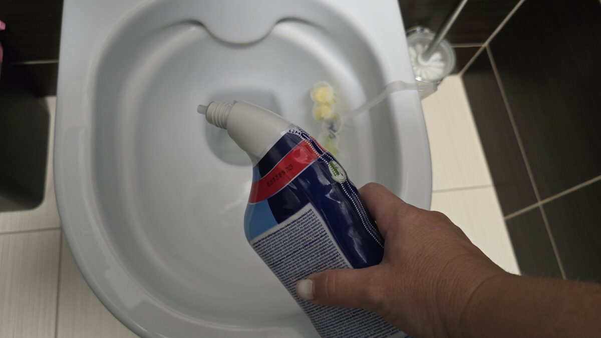 čistenie toalety