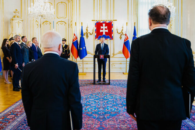 PREZIDENT: Poverenie vedúcich diplomatických misií