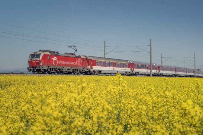 ZSSK: Posilnenie vlakov na 80. výročie víťazstva proti fašizmu