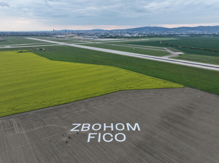 PROTEST: Zbohom Fico
