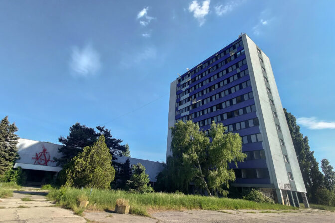 BRATISLAVA: Budova SOU železničné v Rači