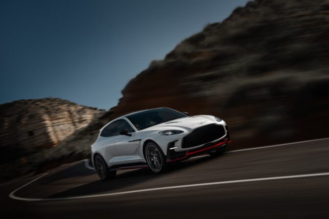 Aston martin dbx s_1.jpg